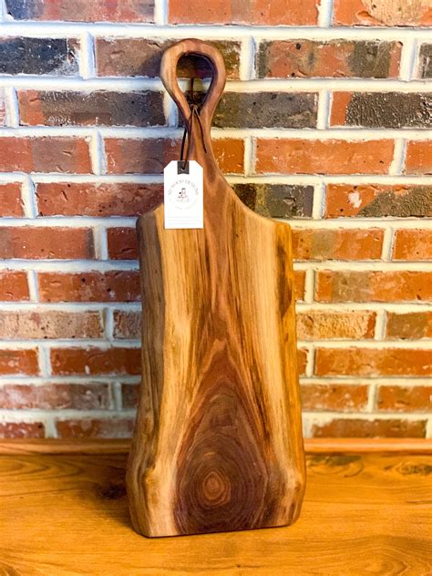 Walnut charcuterie board | Rustic wood crafts, Wood shop projects, Diy cutting board