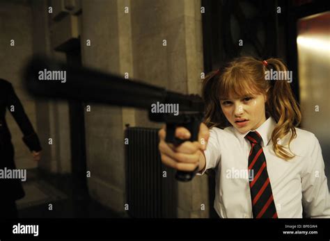 KICK ASS 2010 CHLOE MORETZ MATTHEW VAUGHN DIR 010 MOVIESTORE COLLECTION LTD Stock Photo Alamy