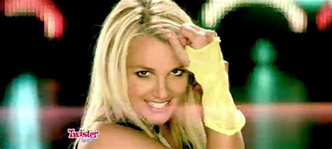 Britney Spears Bares Those Famous Abs In A Bra As She Premieres Twister Dance Video Daily Mail