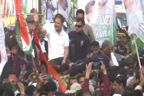 Rahul Gandhi Resumes Bharat Jodo Nyay Yatra From Prayagraj