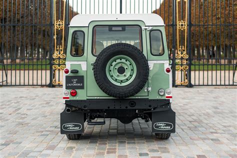 L Art De L Automobile Land Rover Defender 110 TD4 Grasmere