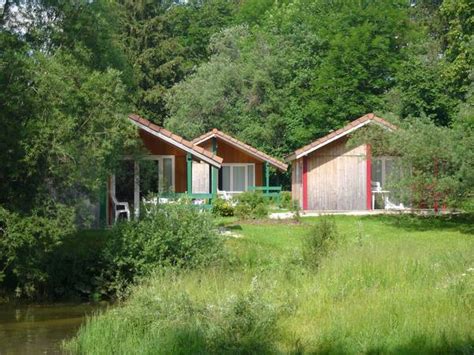 Chalet En Bois Dans Un Camping Dans Le Jura Locations Vacances