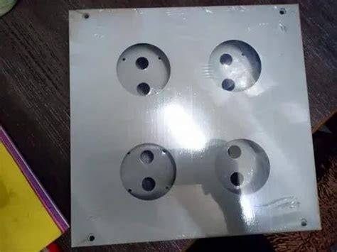 Mild Steel Industrial Plug And Socket Distribution Box At Rs Piece