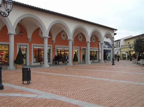 Outlet Barberino Di Mugello Il Regno Del Made In Italy Borghi Di Toscana