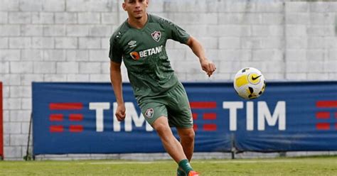 Sem Espa O Fluminense Empresta Marcos Pedro Ao Tombense