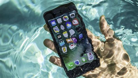 Telephone Tombe Dans L Eau Solution Pour Sauver Votre Smartphone