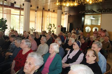 Emotivno I Dostojanstveno Obilje En Me Unarodni Dan Starijih Osoba