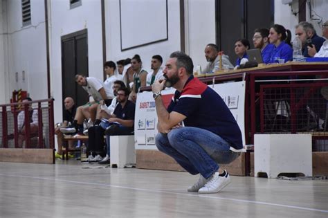 LA BMR SALUTA COACH TASSINARI Basket 2000