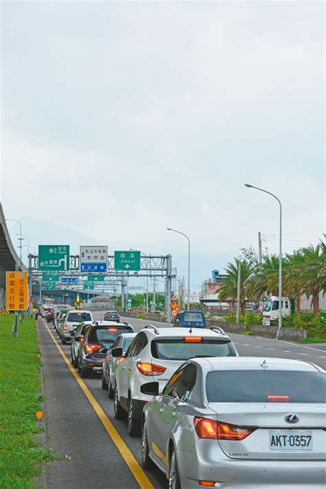 連假第2天 國5北上湧車潮 好房網news