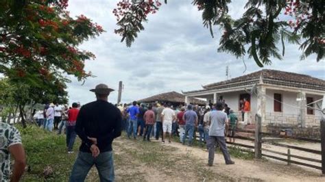 Pecuaristas Se Re Nem Para Desocupar Fazenda Invadida Por Supostos