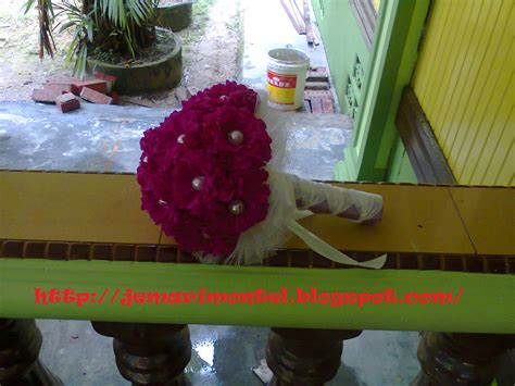 Bunga Tangan Cekmin Nimsay Shirley Poppy Crepe Hand Bouquet Purple Magenta