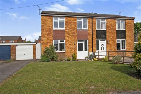 3 Bed Semi Detached House For Sale In Elm Tree Gardens Devizes Sn10