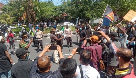 Mahasiswa Papua Demo Di Hari HAM U Newspaper