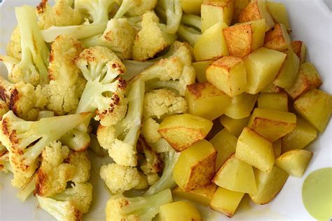 Aloo Gobi Al Estilo Bengal Coliflor Con Patatas Al Curry Spice And