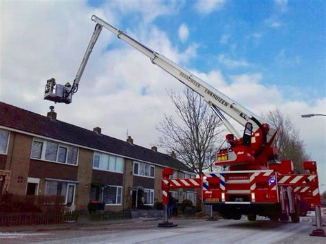 Brandweer Wieringerwerf Rukt Uit Voor Schoorsteenbrand