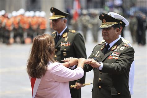 Presidenta Dina Boluarte Recibió Bastón De Mando De Ff Aa Y Pnp