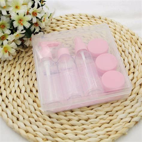 Jual BOTOL SABUN KOSONG UNTUK TRAVELLING 7 IN 1 TRAVEL TOILETRIES KIT