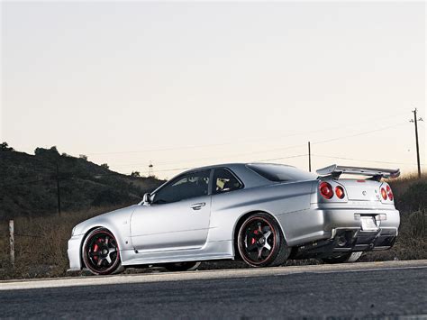 Nissan R34 Gtr With Enormous Skyline R34