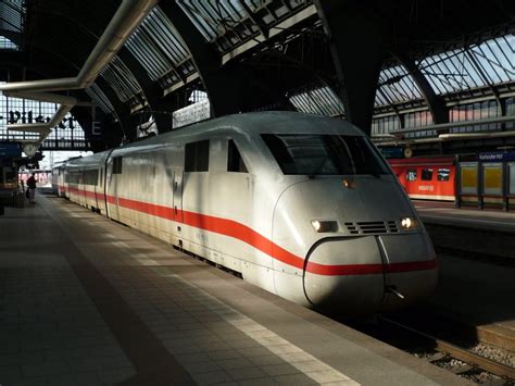 Ice S Steht In Karlsruhe Hbf Bahnbilder De