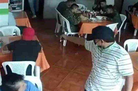 Asesinan A Un Hombre En Restaurante De Ecuador Video Sensible