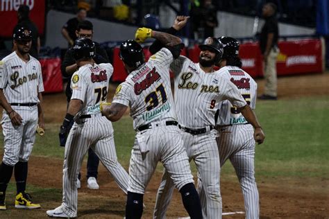 Leones Del Caracas Comienzan Las Prácticas En El Monumental