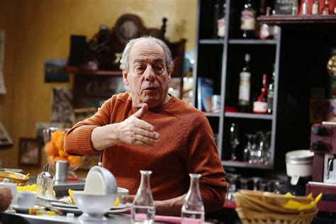 Le comédien Michel Cordes alias Roland Marci dans Plus belle la vie