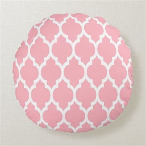 Pink White Moroccan Quatrefoil Pattern 4 Round Pillow Zazzle