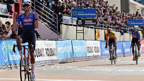 Radsport Van der Poel siegt in Roubaix Sturzpech für Degenkolb