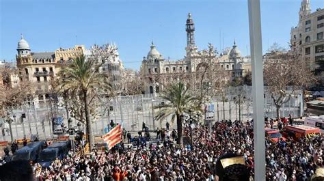 Fallas Valencia Qu Pirotecnia Dispara La Segunda Masclet En La