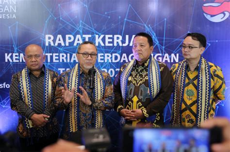 Gubernur Arinal Djunaidi Dampingi Menteri Perdagangan Buka Rapat Kerja