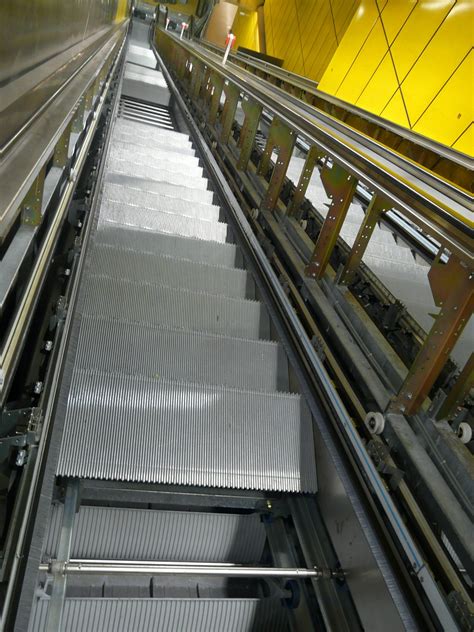 Escalator Stairs Repair Gradually Maintenance Free Image From Needpix