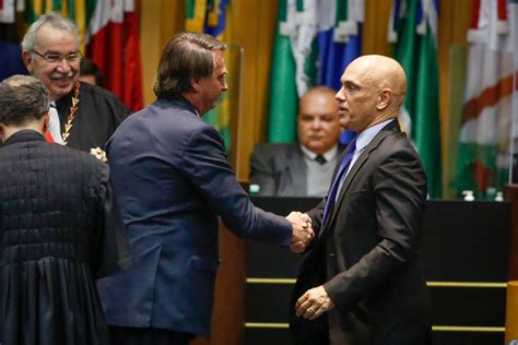 Fachin Barroso E Moraes Infernizam O Brasil Diz Bolsonaro