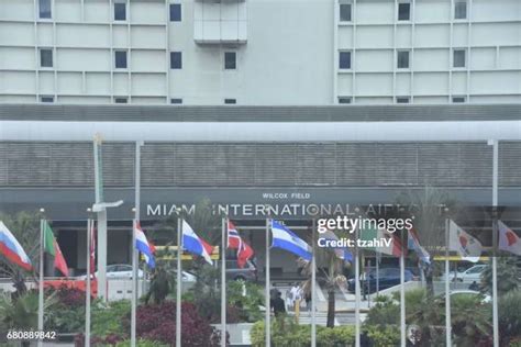 575 Miami International Airport Departures Stock Photos, High-Res ...