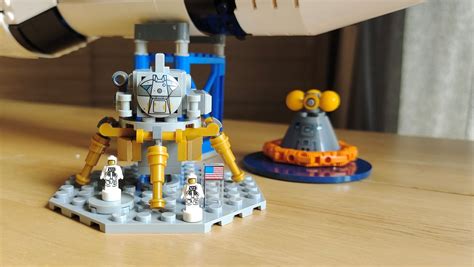 Lego NASA Apollo Saturn V Review | Space