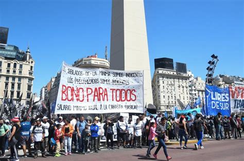 Grupos Piqueteros Armar N Carpas En La De Julio Por Una Navidad Sin