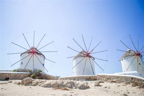 Famosa Vista De Molinos De Viento Griegos Tradicionales En Mykonos