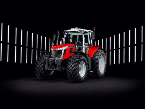 Der MF 7S.210 von Massey Ferguson setzt sich an die Spitze der Baureihe ...