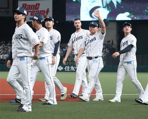 【西武】平良海馬、水上由伸、最優秀中継ぎダブル獲得「最後は強引に取らせてもらい」両者初受賞 プロ野球写真ニュース 日刊スポーツ