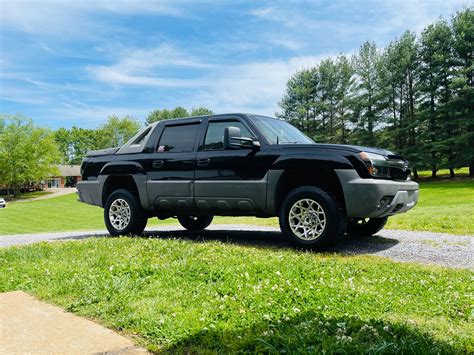 2002 Chevrolet Avalanche 1500 · Sport Utility Pickup 4D - Cars & Trucks