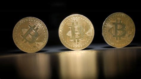 Bitcoin de tarihi rekor 72 bin doları da geçti