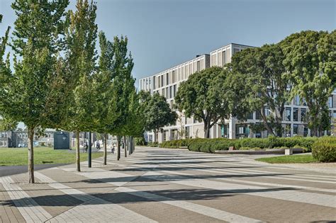 Dit Campus Central Quad Kingscourt Country Manor Bricks Ireland S