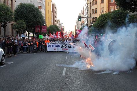 La Sociedad Y Las Instituciones Leonesas Plantan Cara A Vestas Con Una