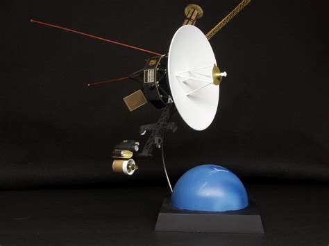 BobM S 1 48 Hasegawa Unmanned Space Probe VOYAGER Final Reveal