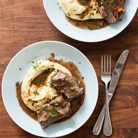 Slow Cooker Red Wine Braised Short Ribs America S Test Kitchen Recipe