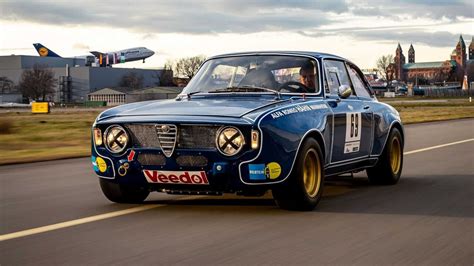 Un Esclusiva Alfa Romeo Giulia Sprint GTA 1600 Corsa In Vendita