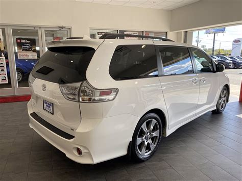 Pre Owned 2018 Toyota Sienna SE V6 FWD 8 PASSENGER Mini Van Passenger