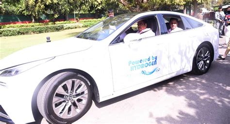 Nitin Gadkari Rides Hydrogen Powered Car To Parliament Telangana Today