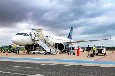 Aviões da Azul e da GOL colidem no Aeroporto de Teresina PI e voos são