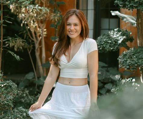 Seksinya Wulan Guritno Pakai Bikini Bertali Pamer Body Goals Stylo