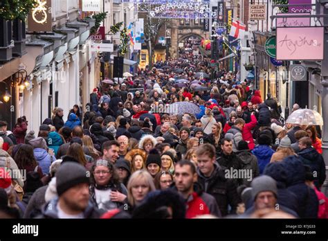 Busy High Street England Hi Res Stock Photography And Images Alamy